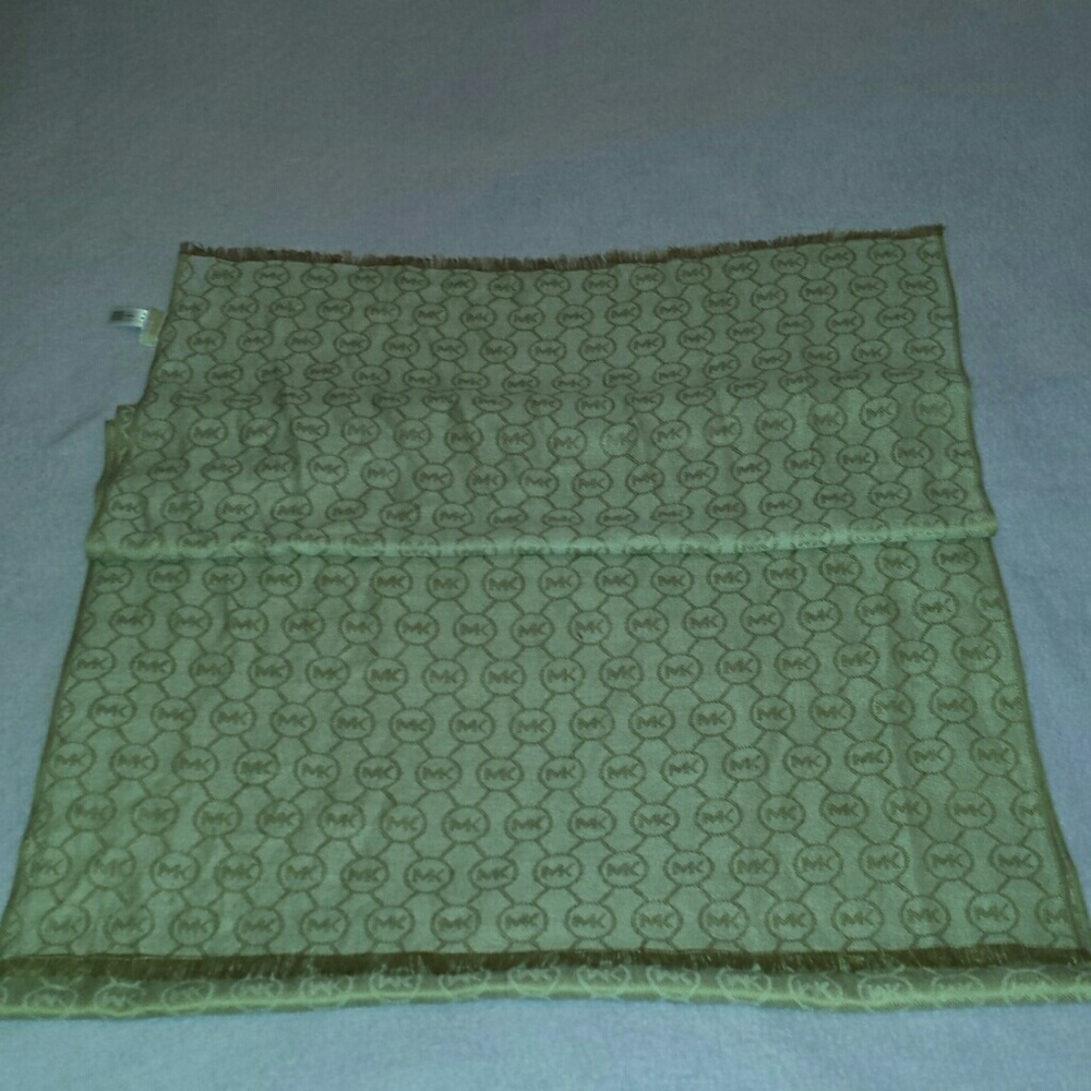 Euc tan michael kors scarf